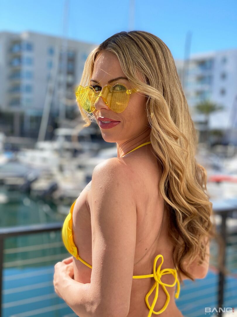 Summer vixen got filled - Scene 1