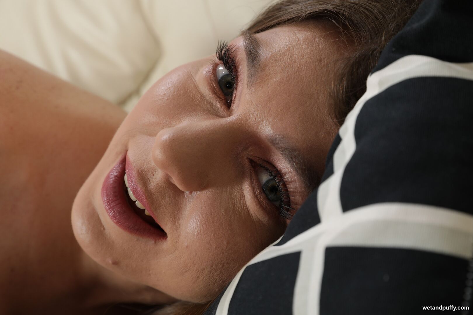 VIKS ANGEL — DILDO DELIGHT