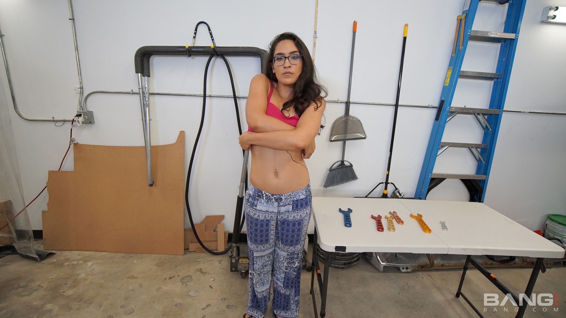 Xaya Lovelle Is A Hippie Chick That Will Fuck To Get Her Car Fixed