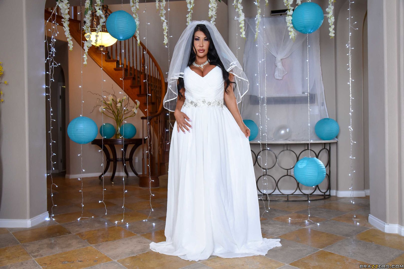 Catch The Garter Belt, Fuck The Bride
