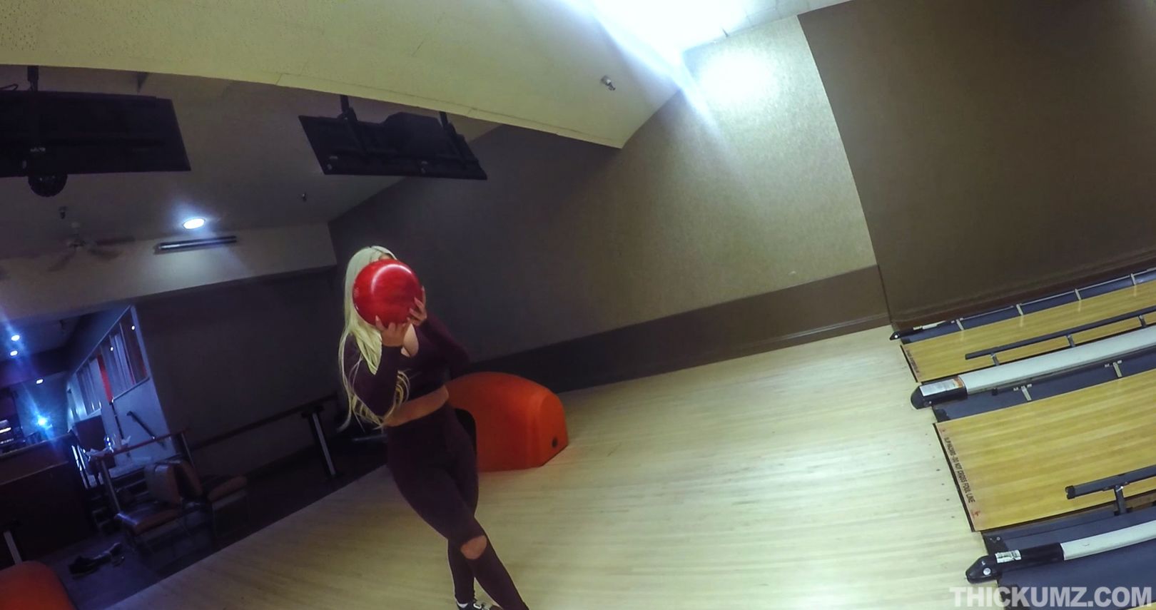 Thickie Bowling Lane Lust