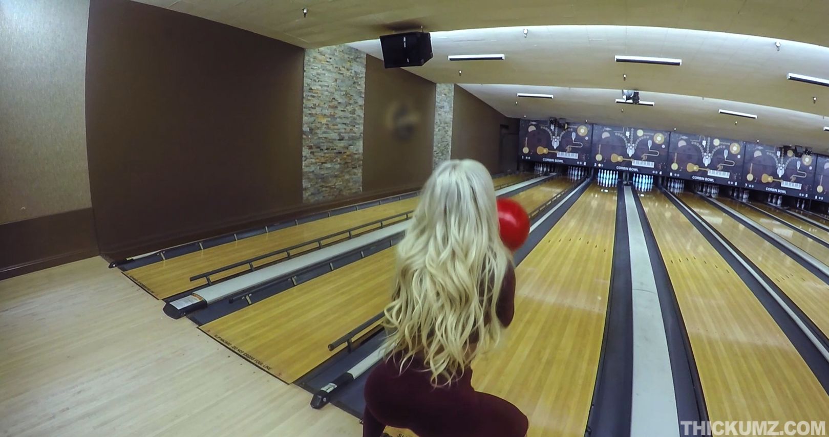 Thickie Bowling Lane Lust