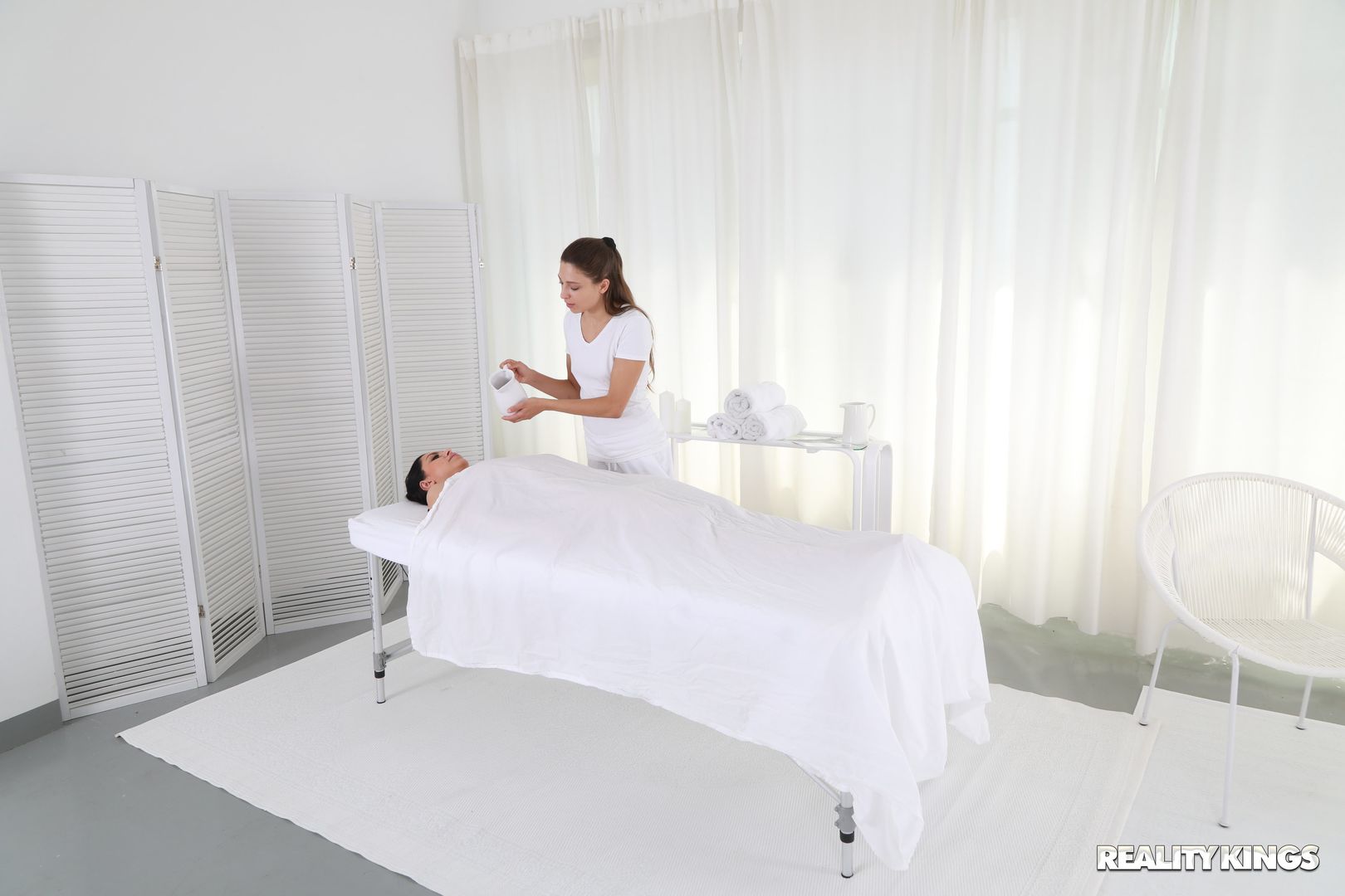 King's Spa: Kira
