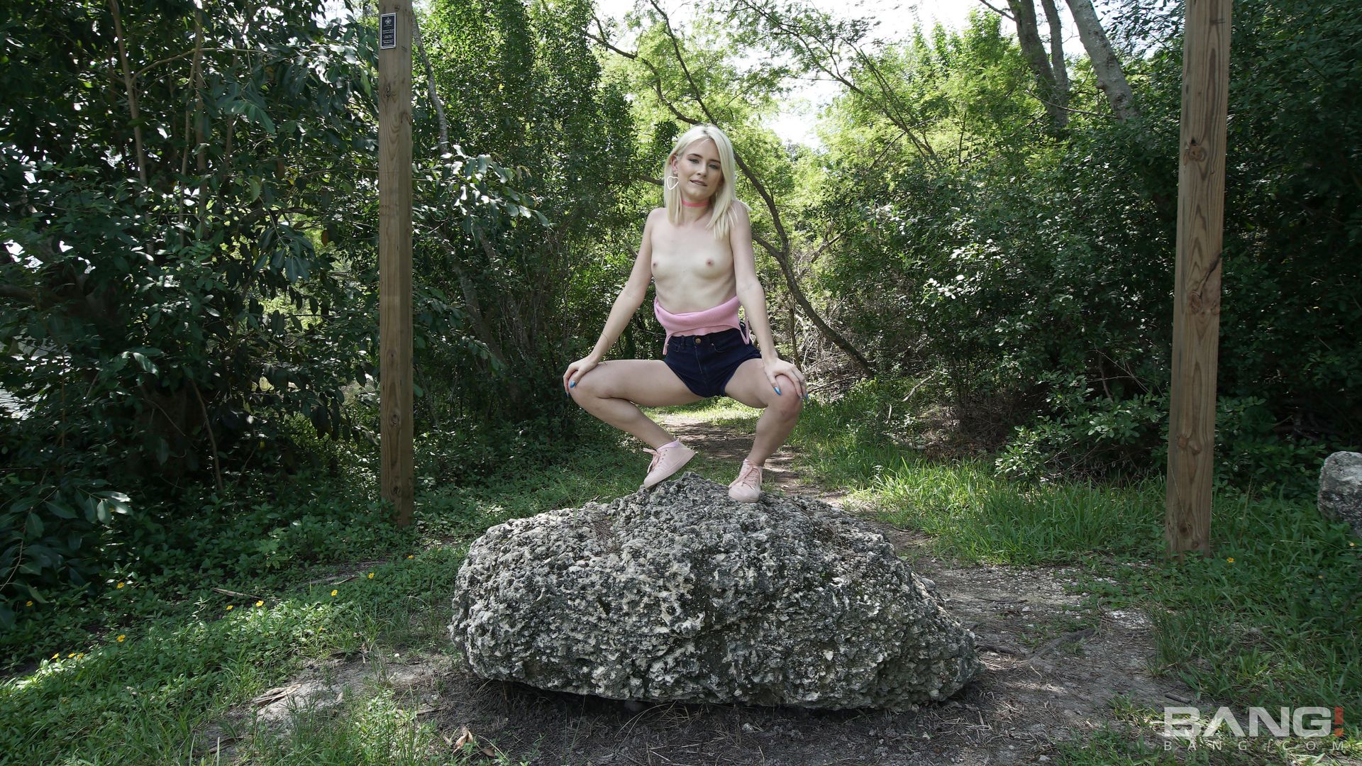 Jessie Saint Flies A Kite And Gets Fucked In The Woods