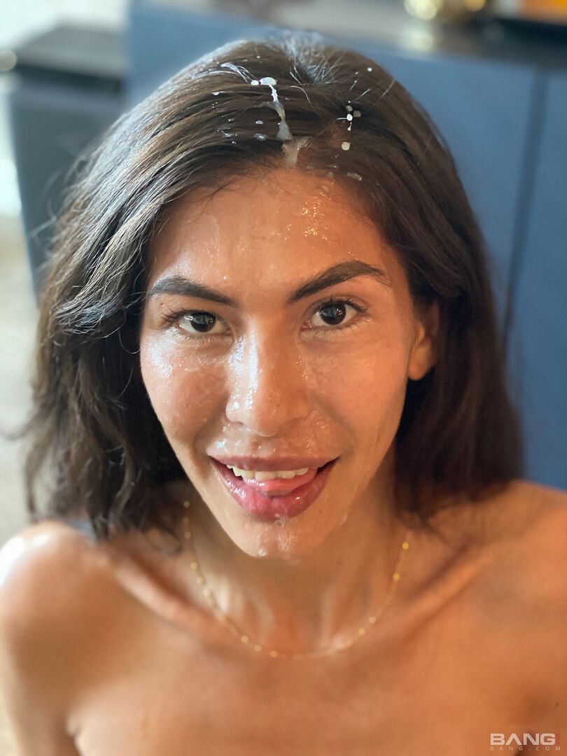 Heather Vahn loved sucking this two hander