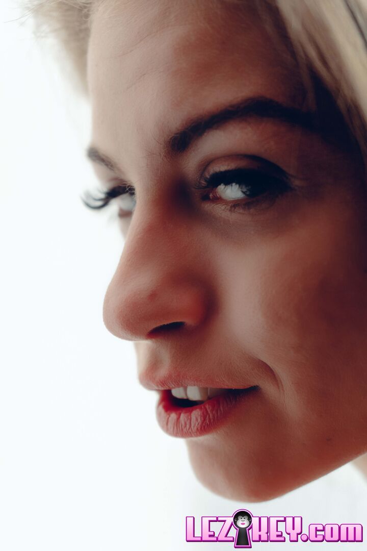 Sapphic Seduction
