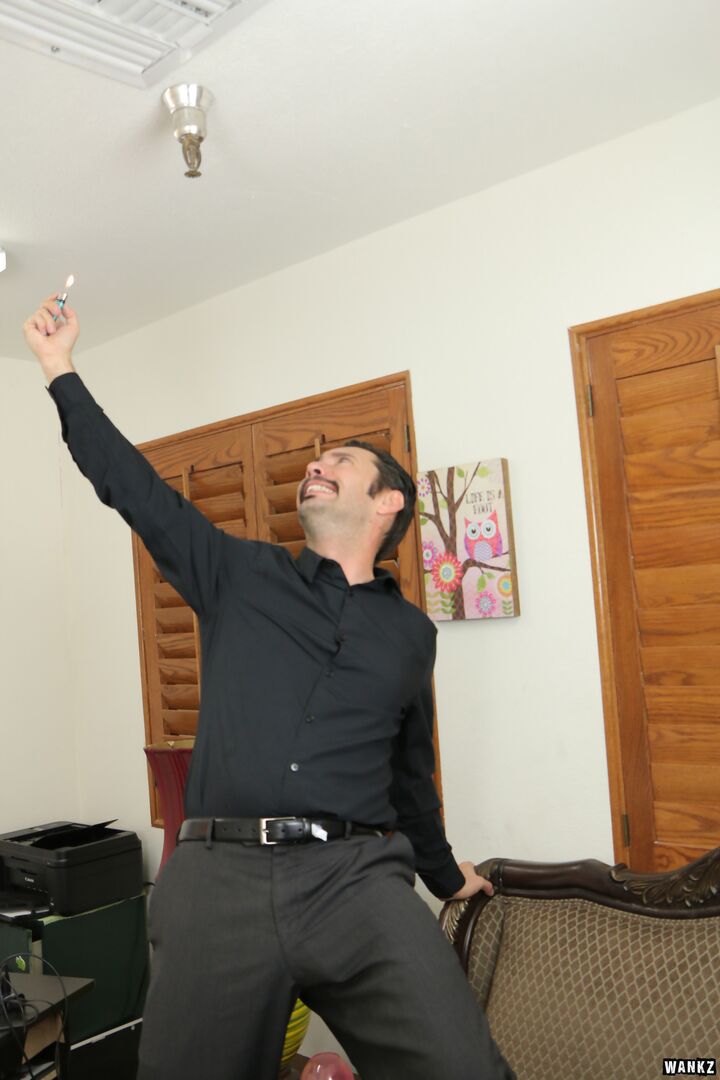 Tommy Pistol Shows Cougar Zoey Tyler Who's the Boss