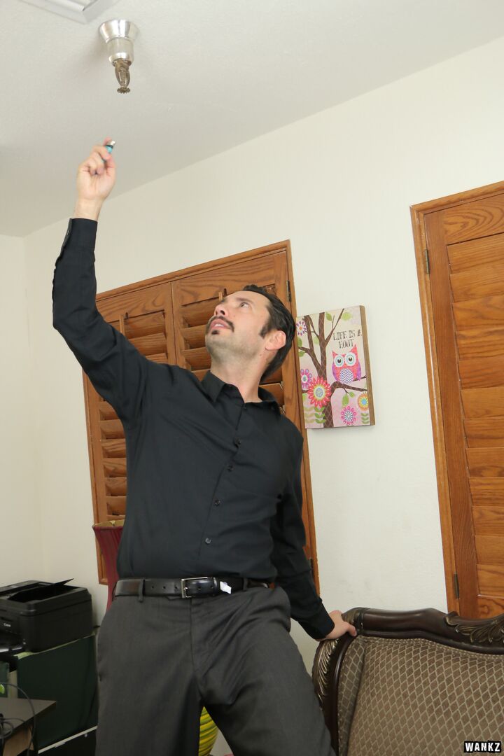 Tommy Pistol Shows Cougar Zoey Tyler Who's the Boss