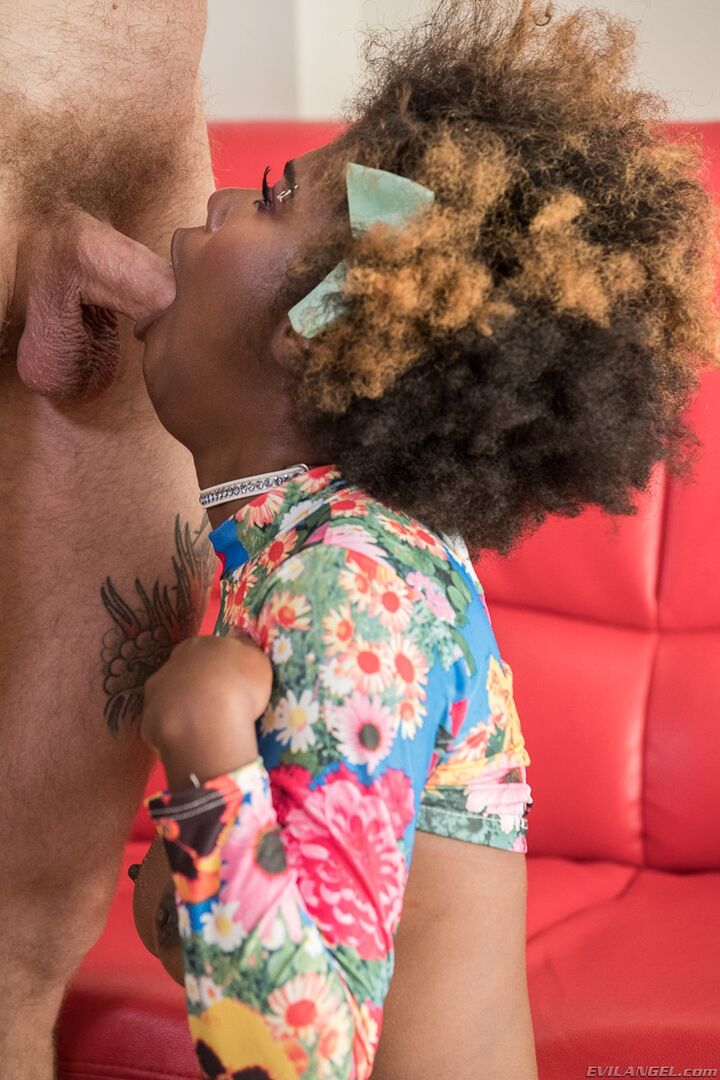 EBONY DAIZY MANHANDLED TO SQUIRTING!