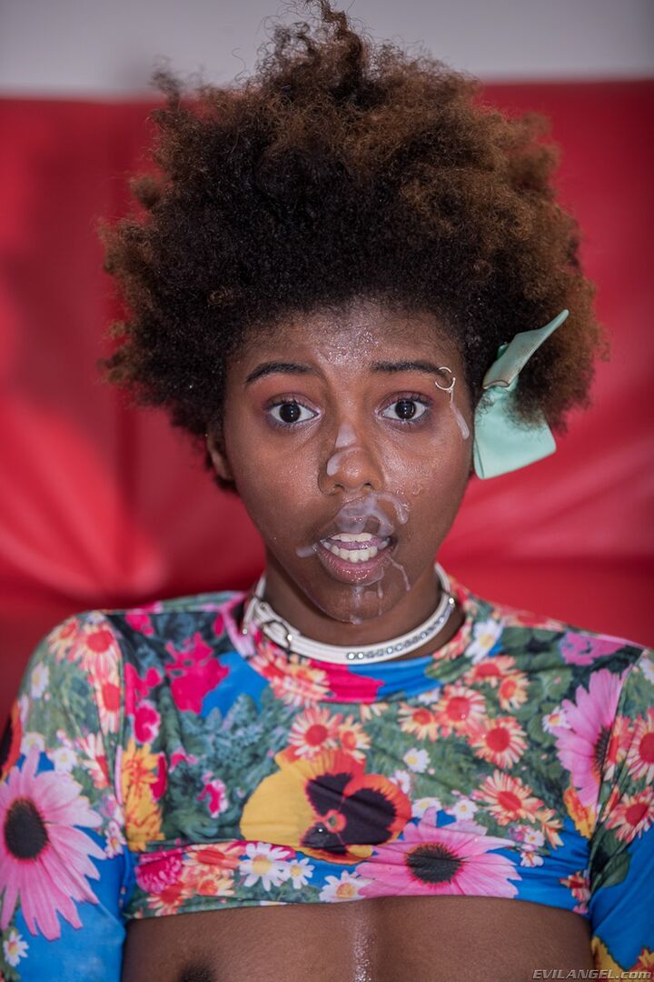 EBONY DAIZY MANHANDLED TO SQUIRTING!
