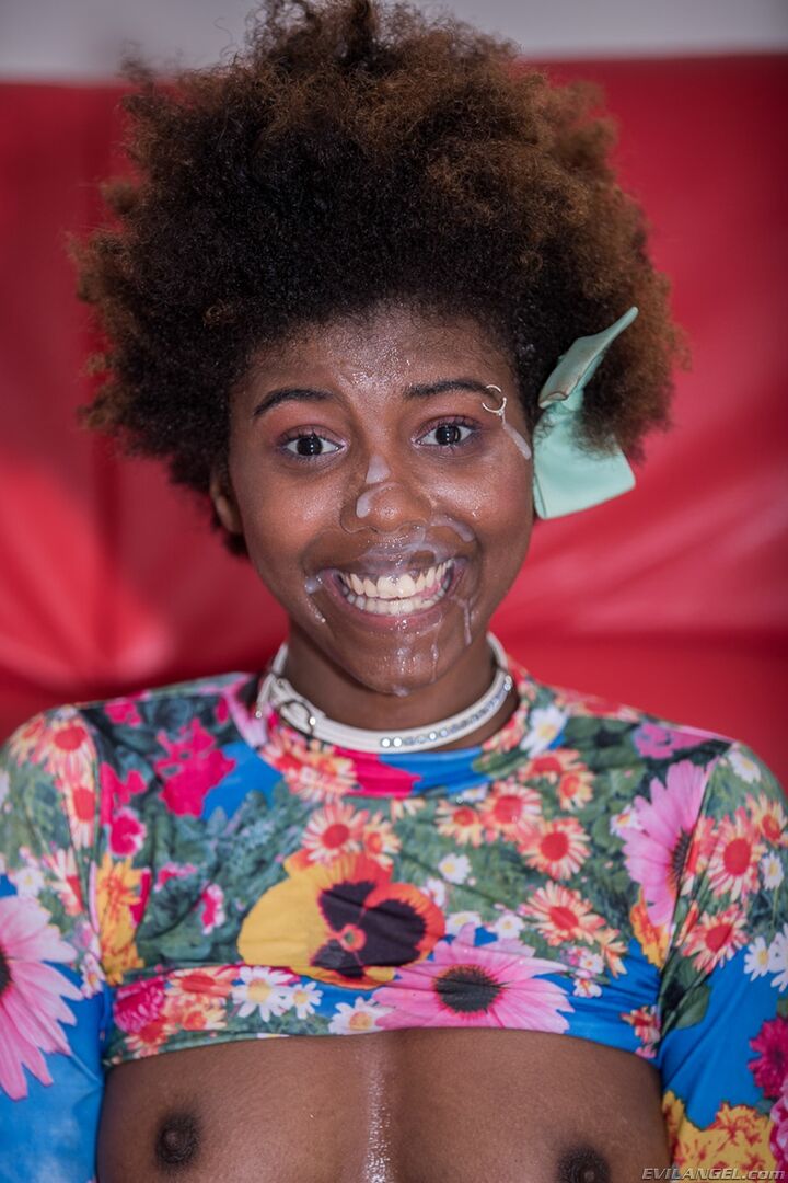 EBONY DAIZY MANHANDLED TO SQUIRTING!
