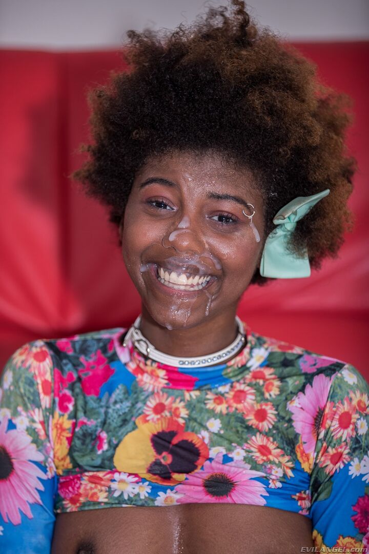 EBONY DAIZY MANHANDLED TO SQUIRTING!