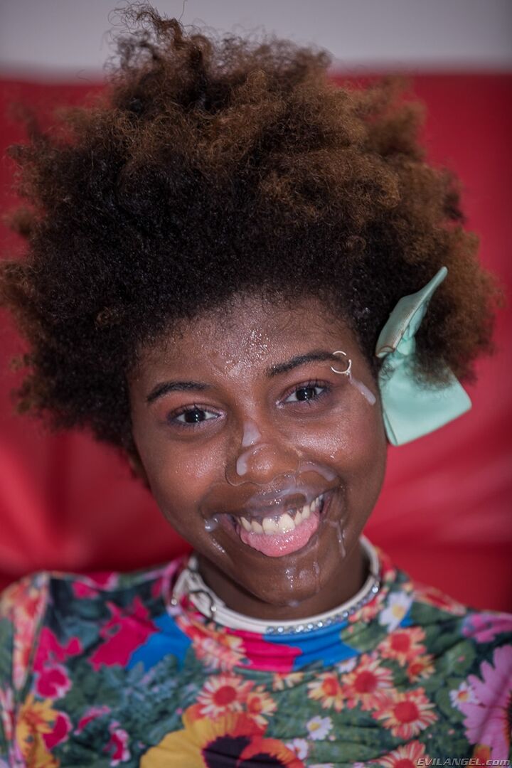 EBONY DAIZY MANHANDLED TO SQUIRTING!