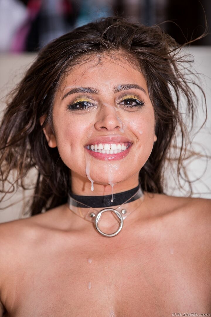 CURVY ELLA'S MESSY, SQUIRTING HOOK-UP