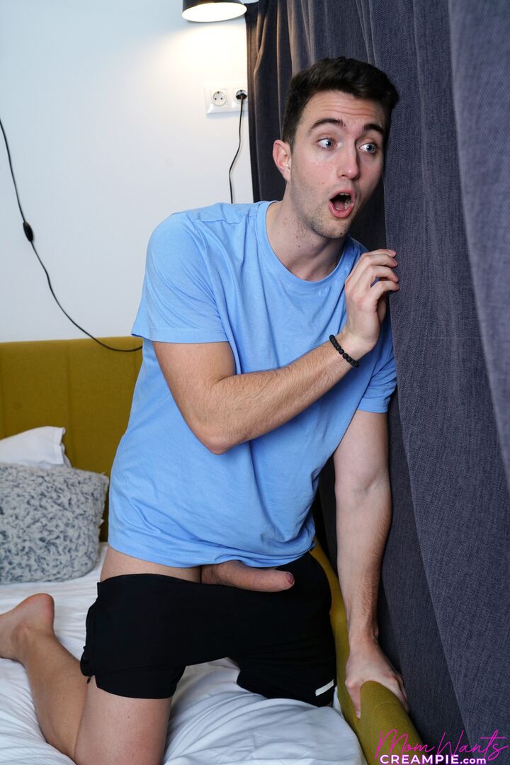 Stepmom Will Do Anything For A Creampie - S2:E7