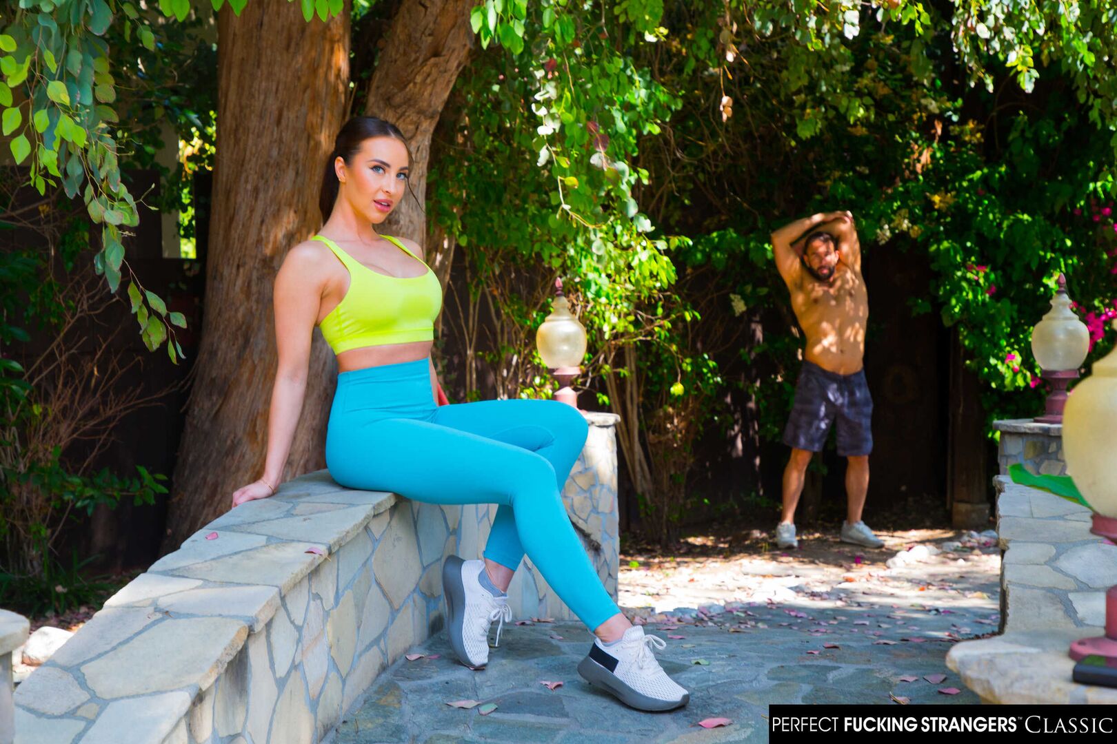 Fit bubble butt brunette Melissa Stratton takes a stranger's cock after her workout in the park