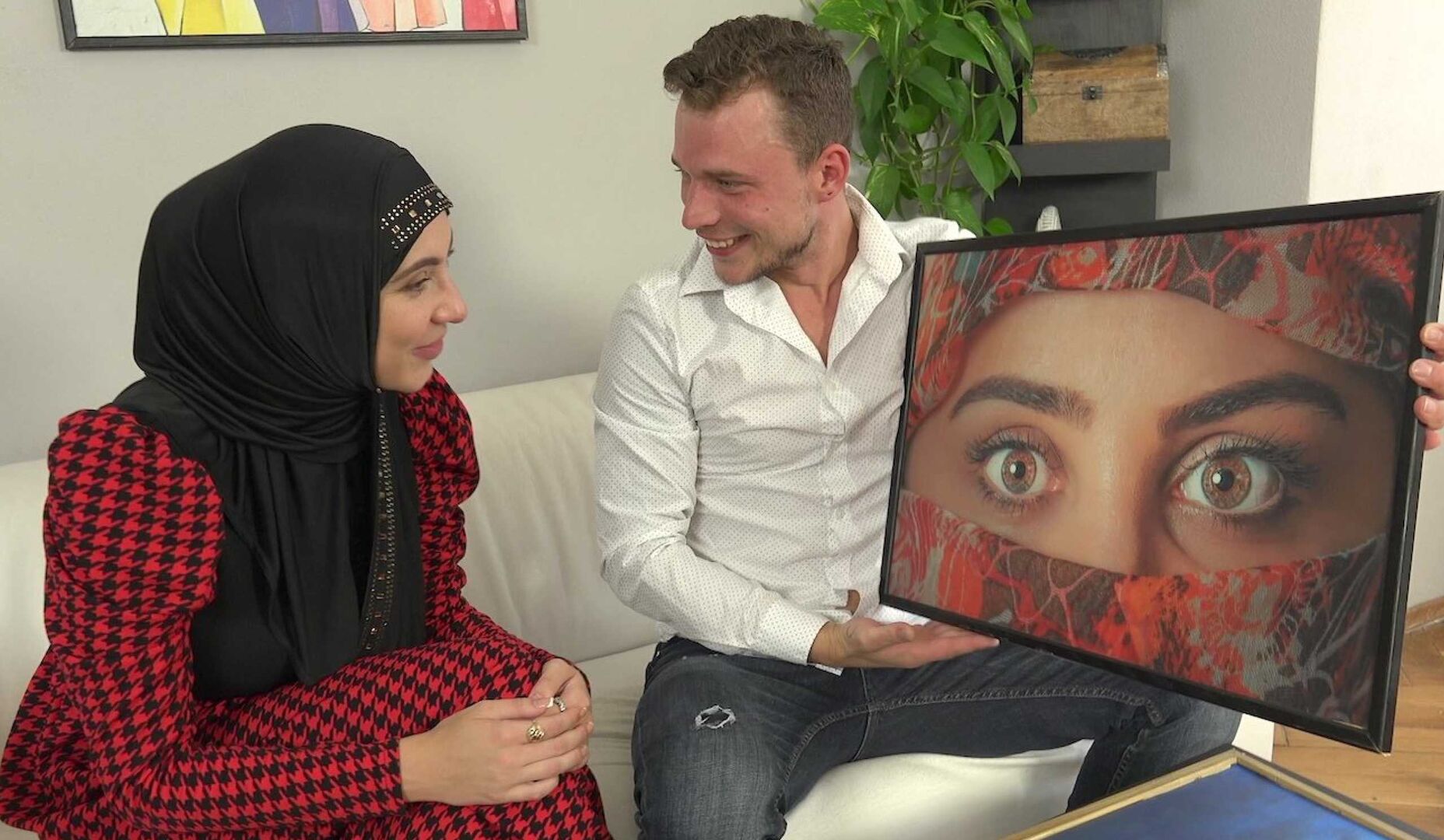 Hot woman in a hijab chose some pictures and some sex