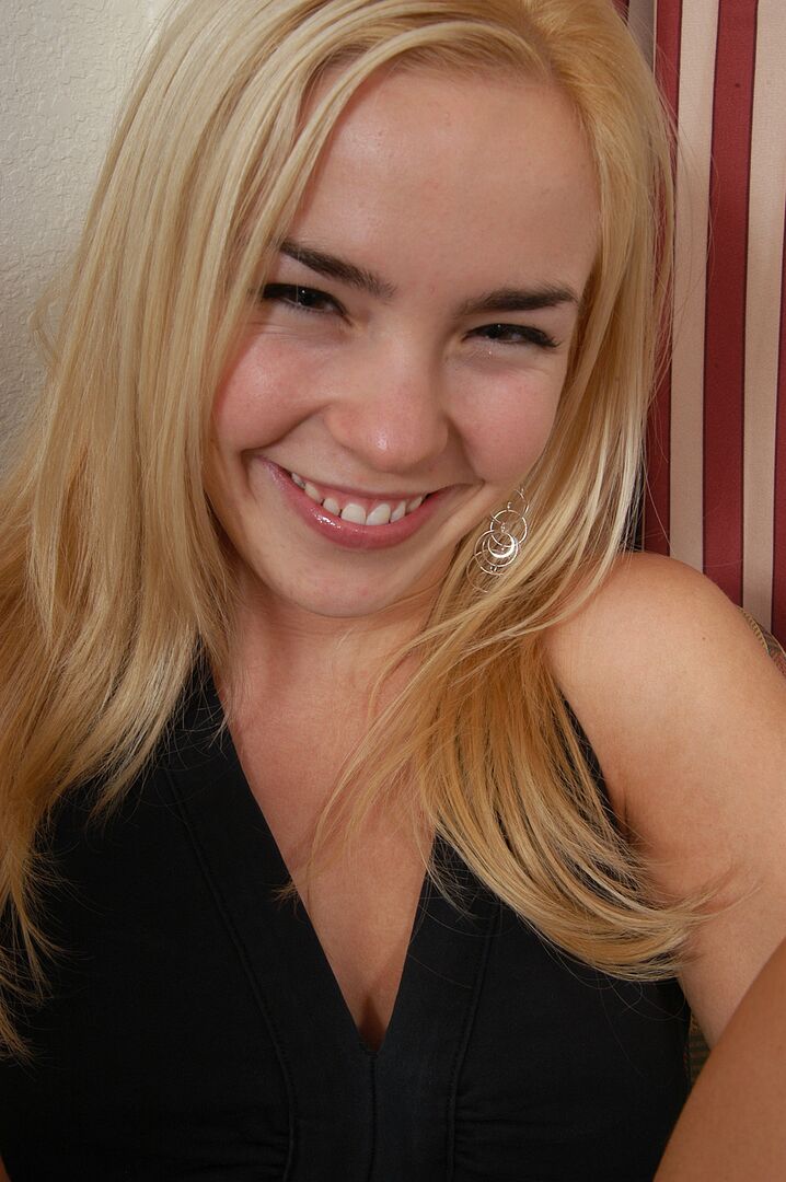 Blonde Cutie Dawna Duval Pleasures Her Tight Twat With Toys
