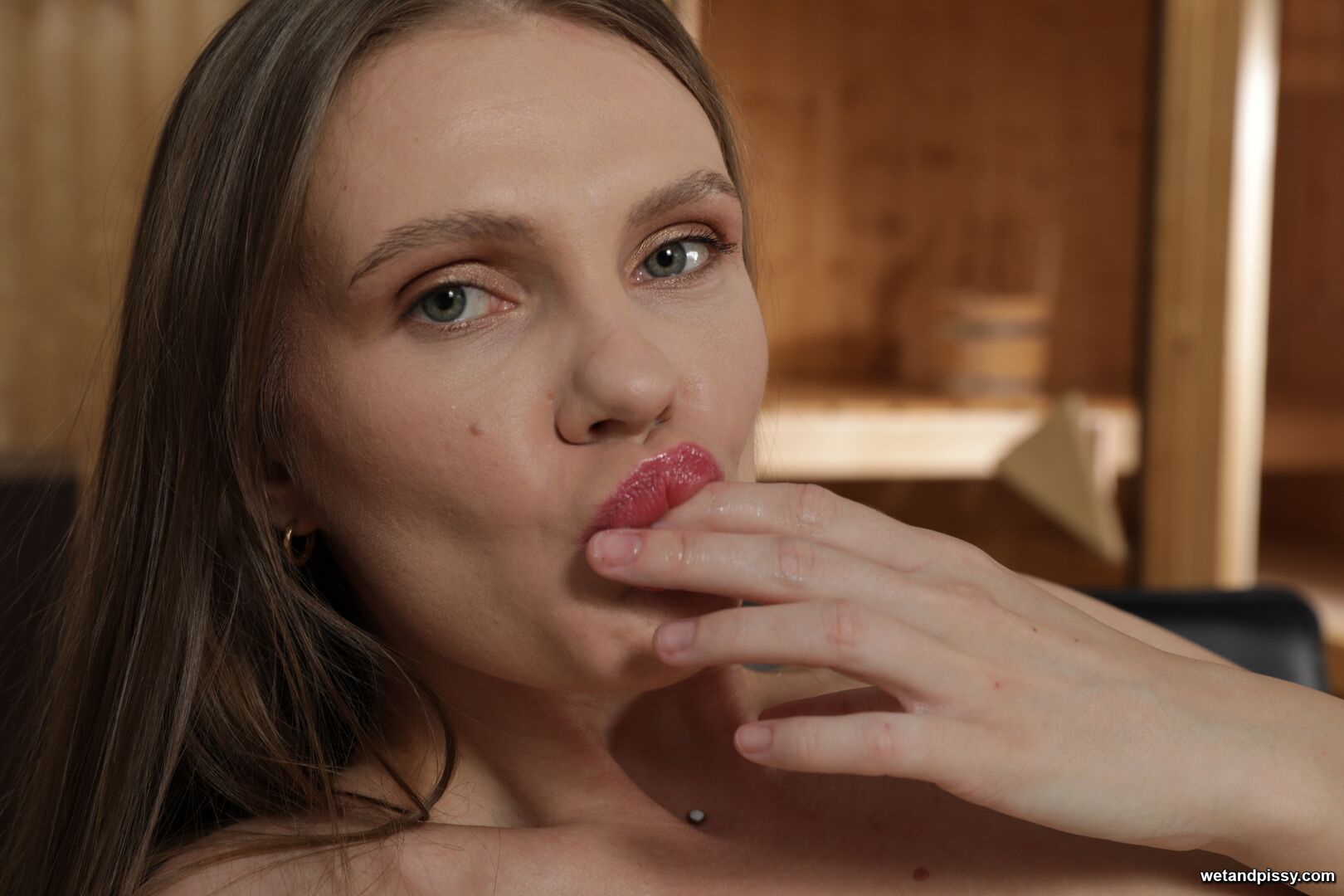 ELINA DE LEON — PISS AND PLAY