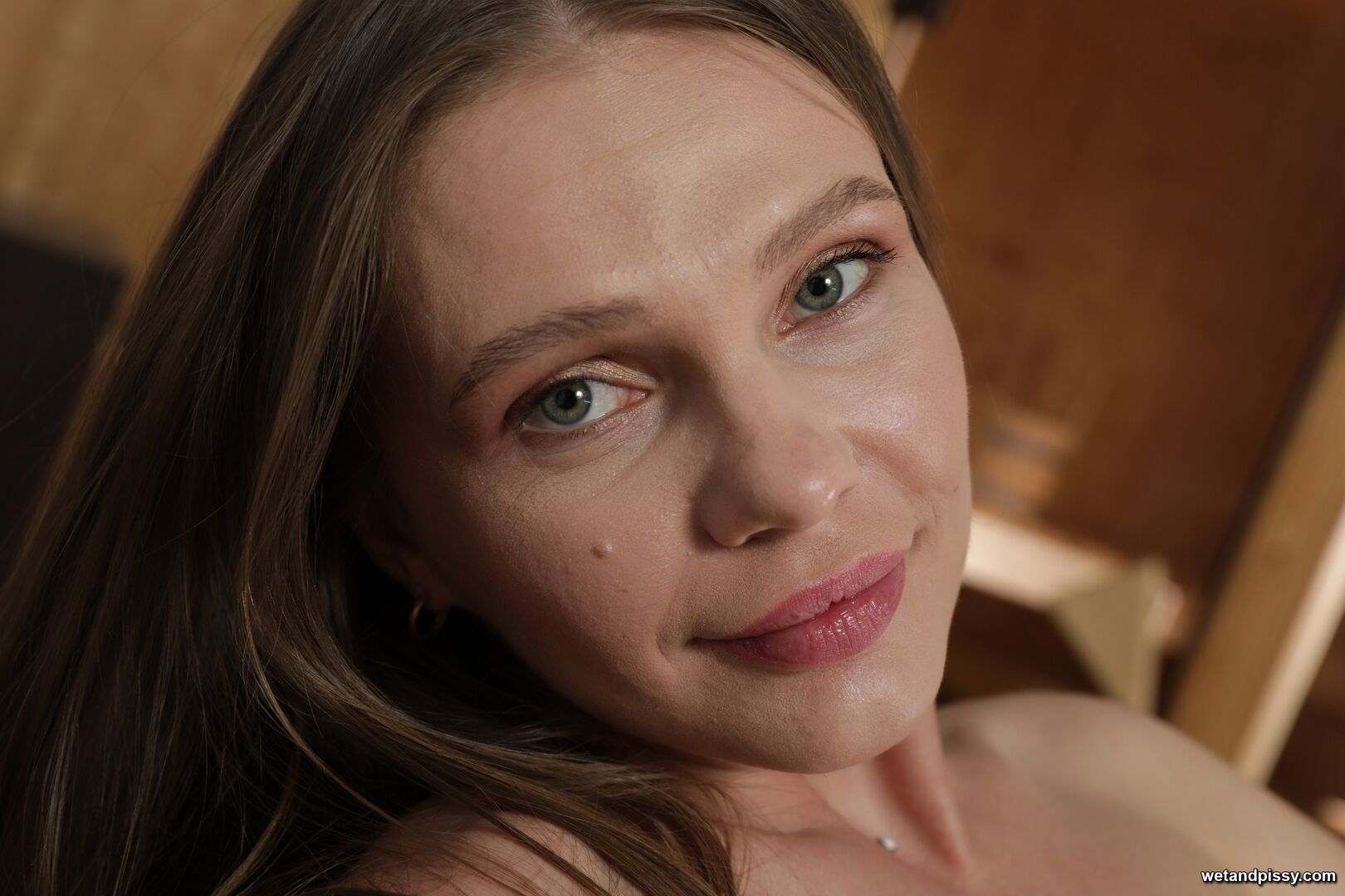 ELINA DE LEON — PISS AND PLAY