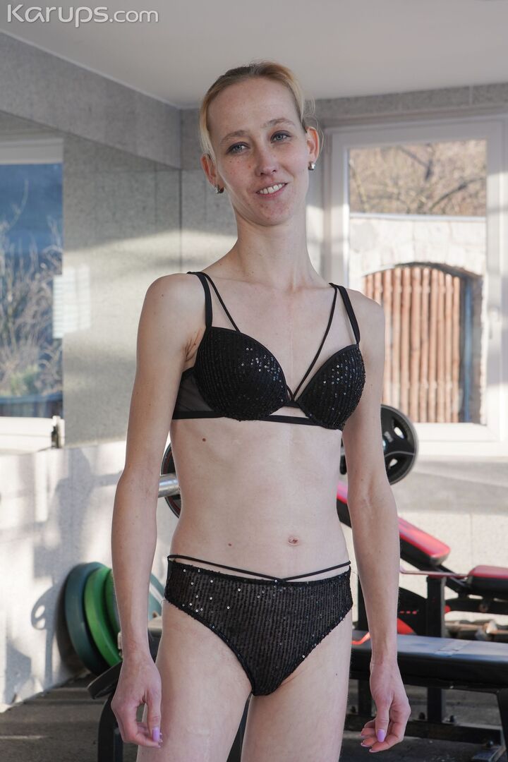 SKINNY MILF GETS FUCKED