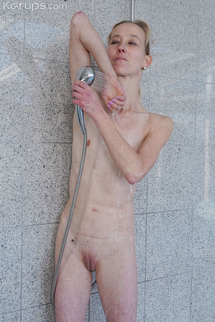 SKINNY MILF GETS FUCKED