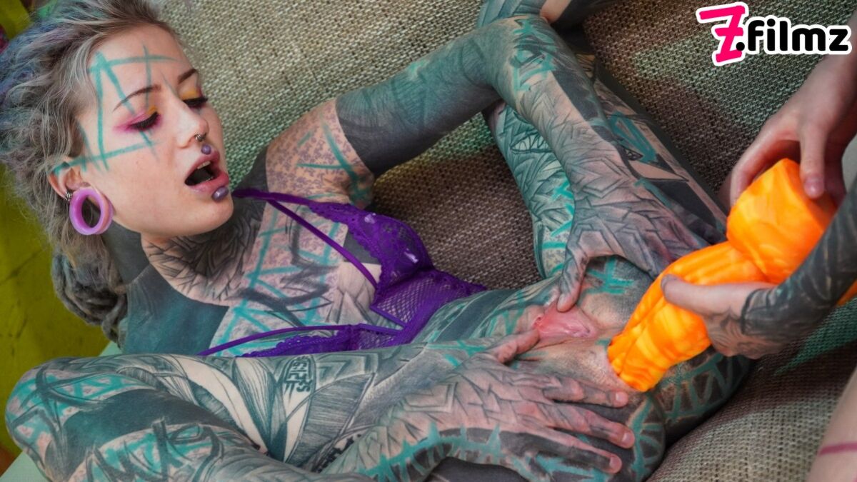 2 heavy tattoo girls get ass fucked by a big dick