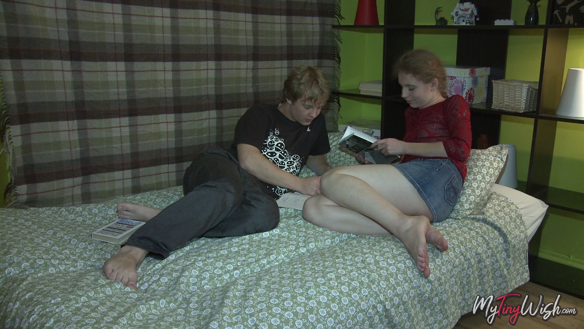 Boy coaxes innocent GF to try anal