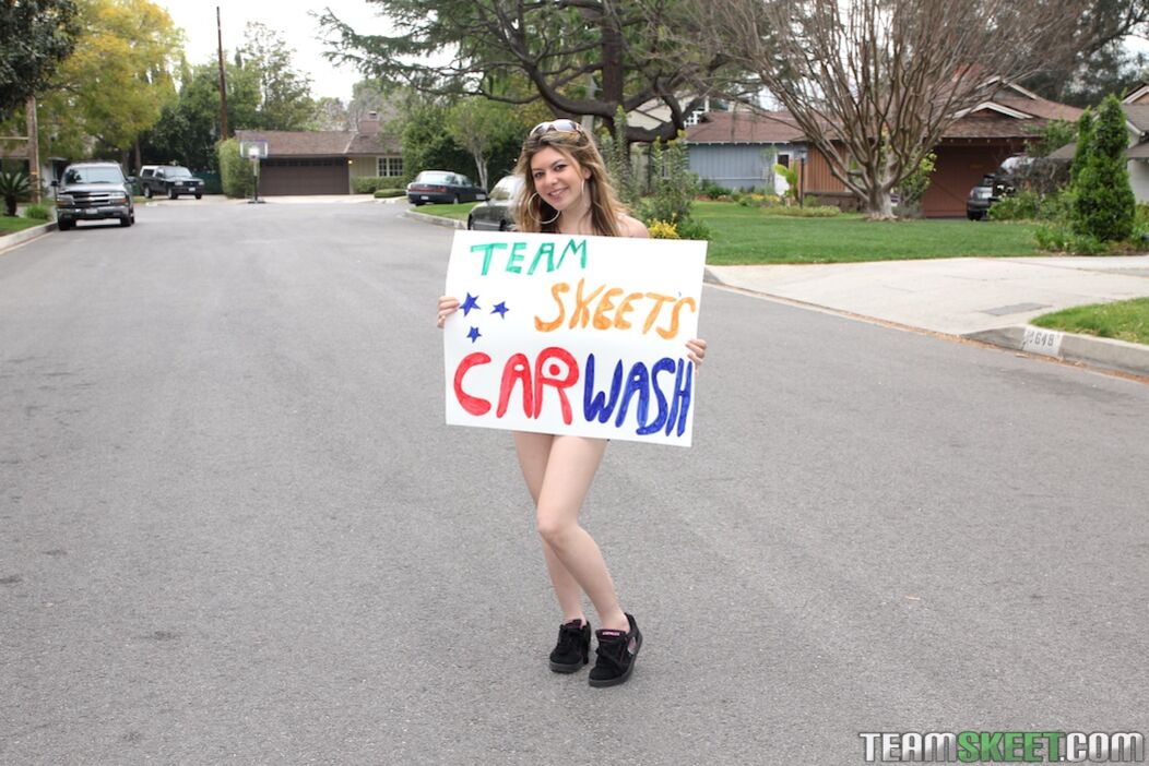 Skeeting At The Car Wash
