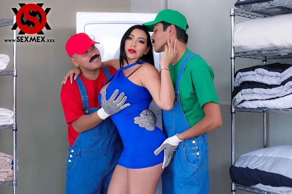 SHE GOT FUCKED BY THE BROS . KARI CACHONDA