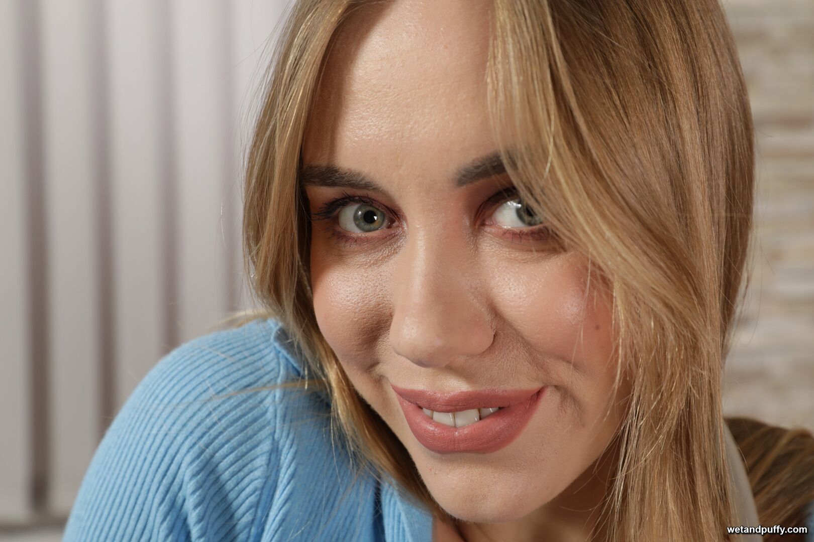 RYANA — CHERRY PUSSY PLAY