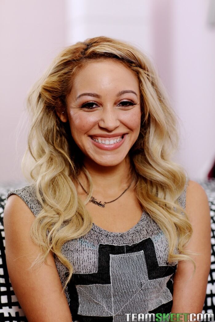 Tag Tiny Tinslee