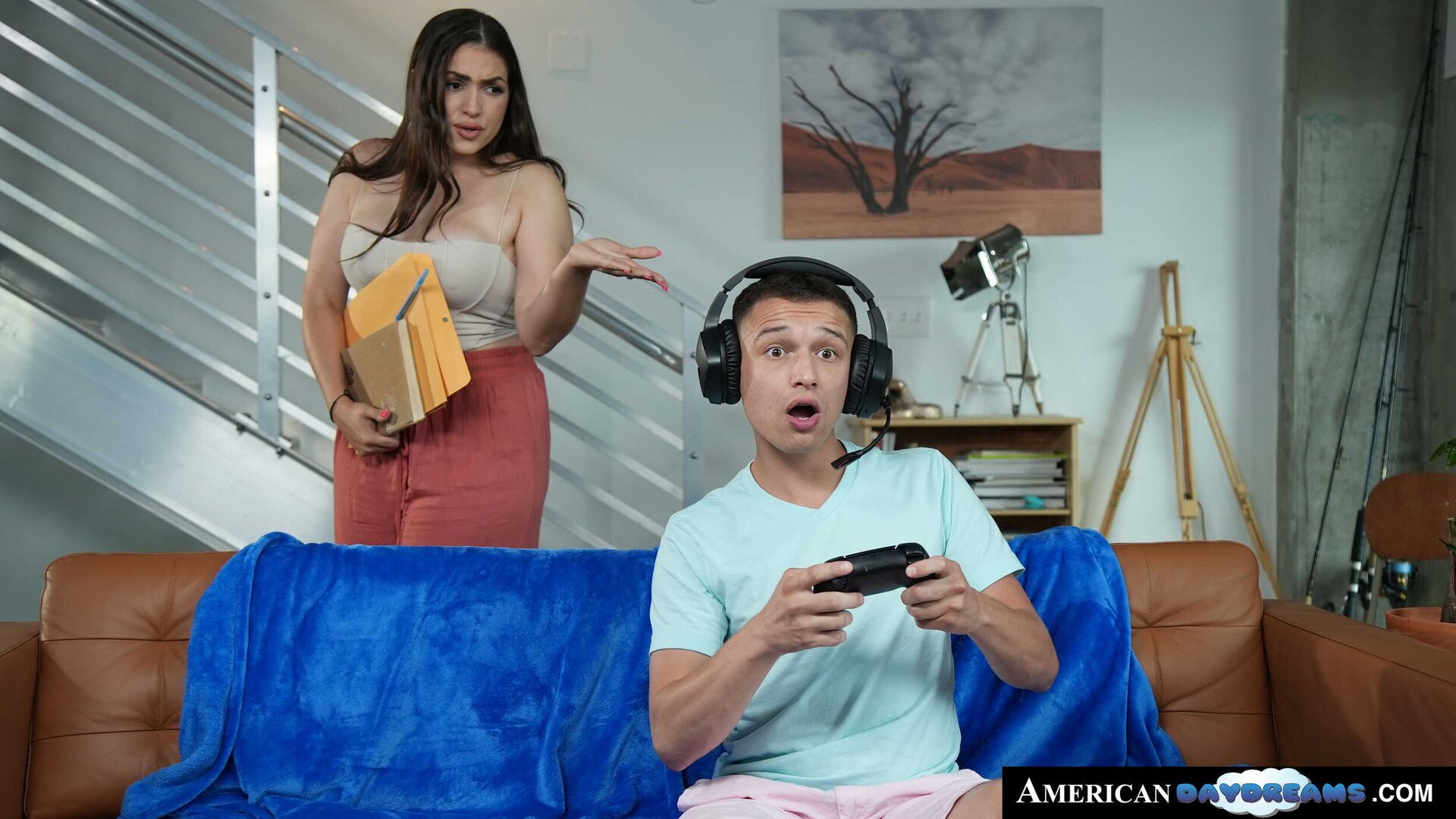 Gamer dreams of riding his tutor's big juicy Italian ass