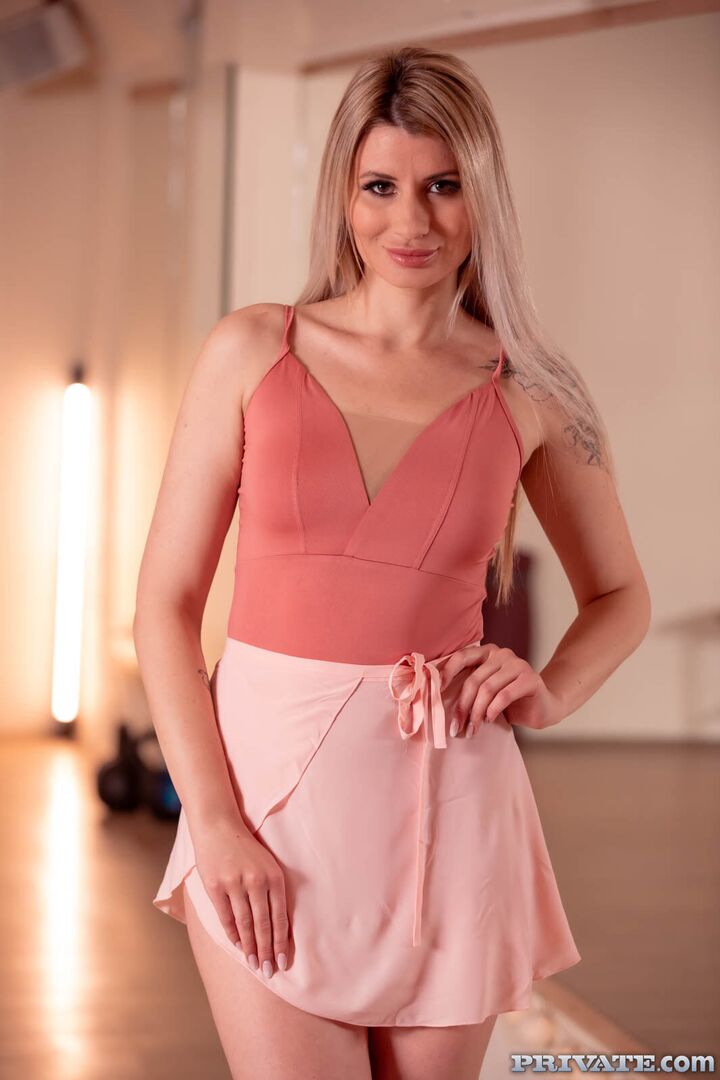 Marsianna Amoon Enjoys Anal at the Dance Studio