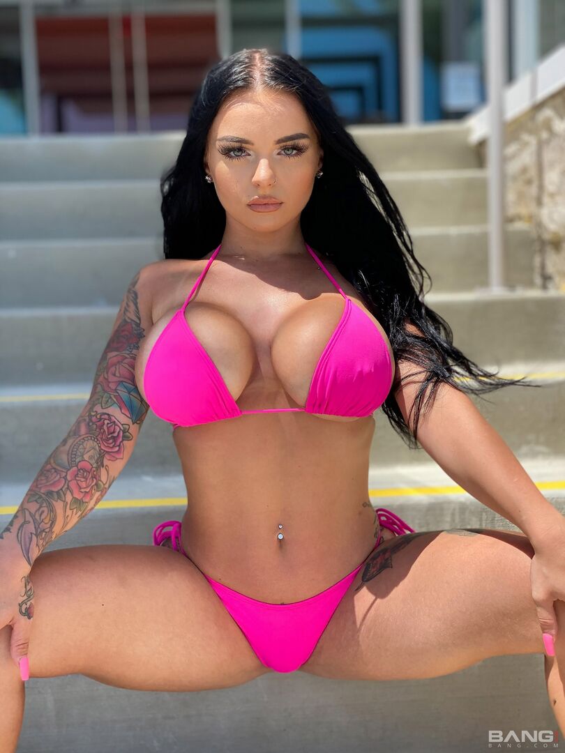 Payton Preslee sucks and tittie fucks all the cum out of his cock