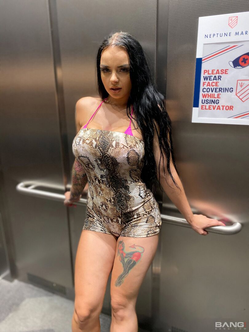 Payton Preslee sucks and tittie fucks all the cum out of his cock