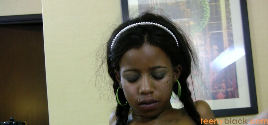 Ebony Schoolgirl Gets Railed Afterschool