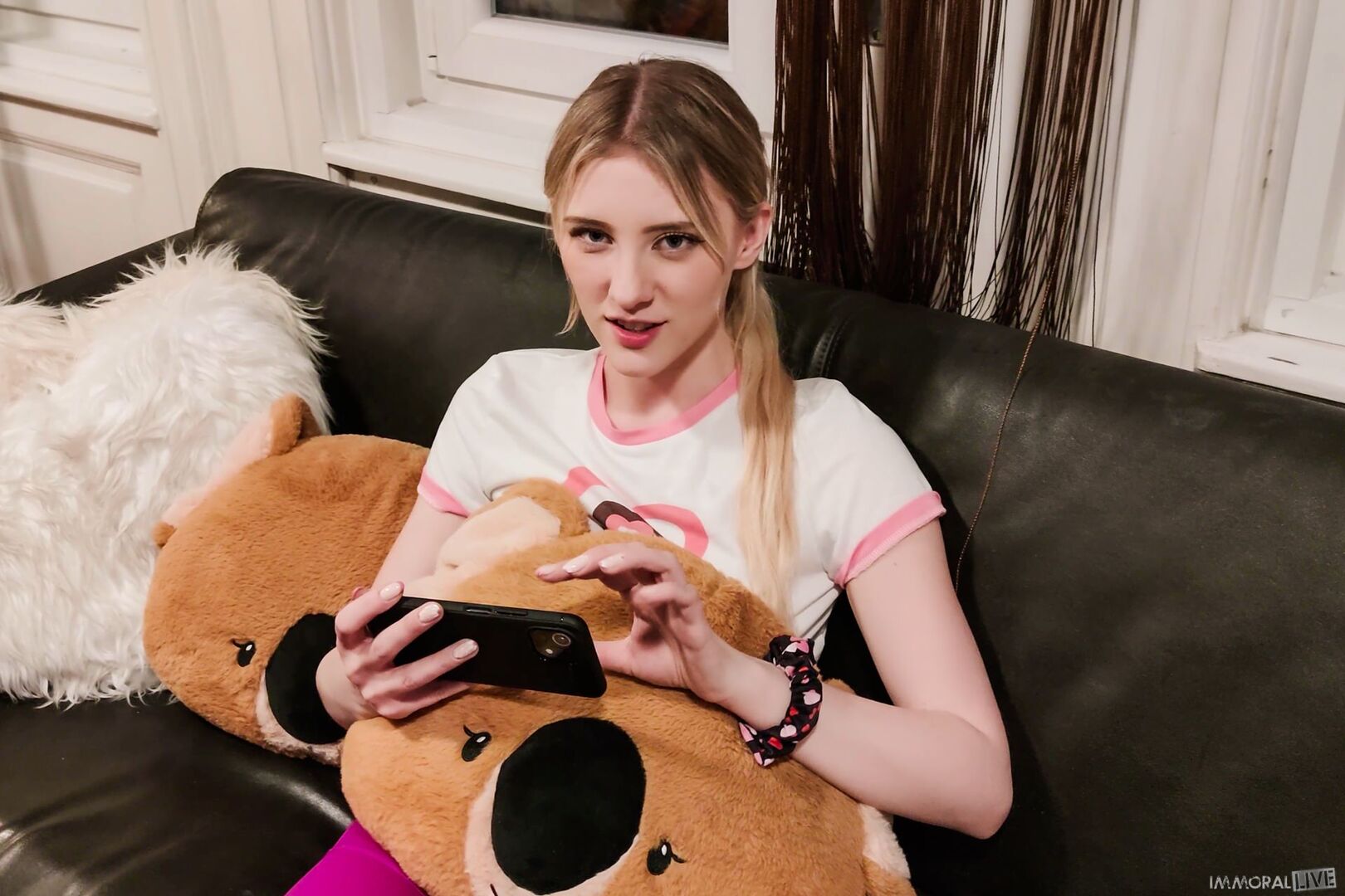 Stepdaughter Melody Marks Dreams of Becoming a Demon Slayer - Part 1<