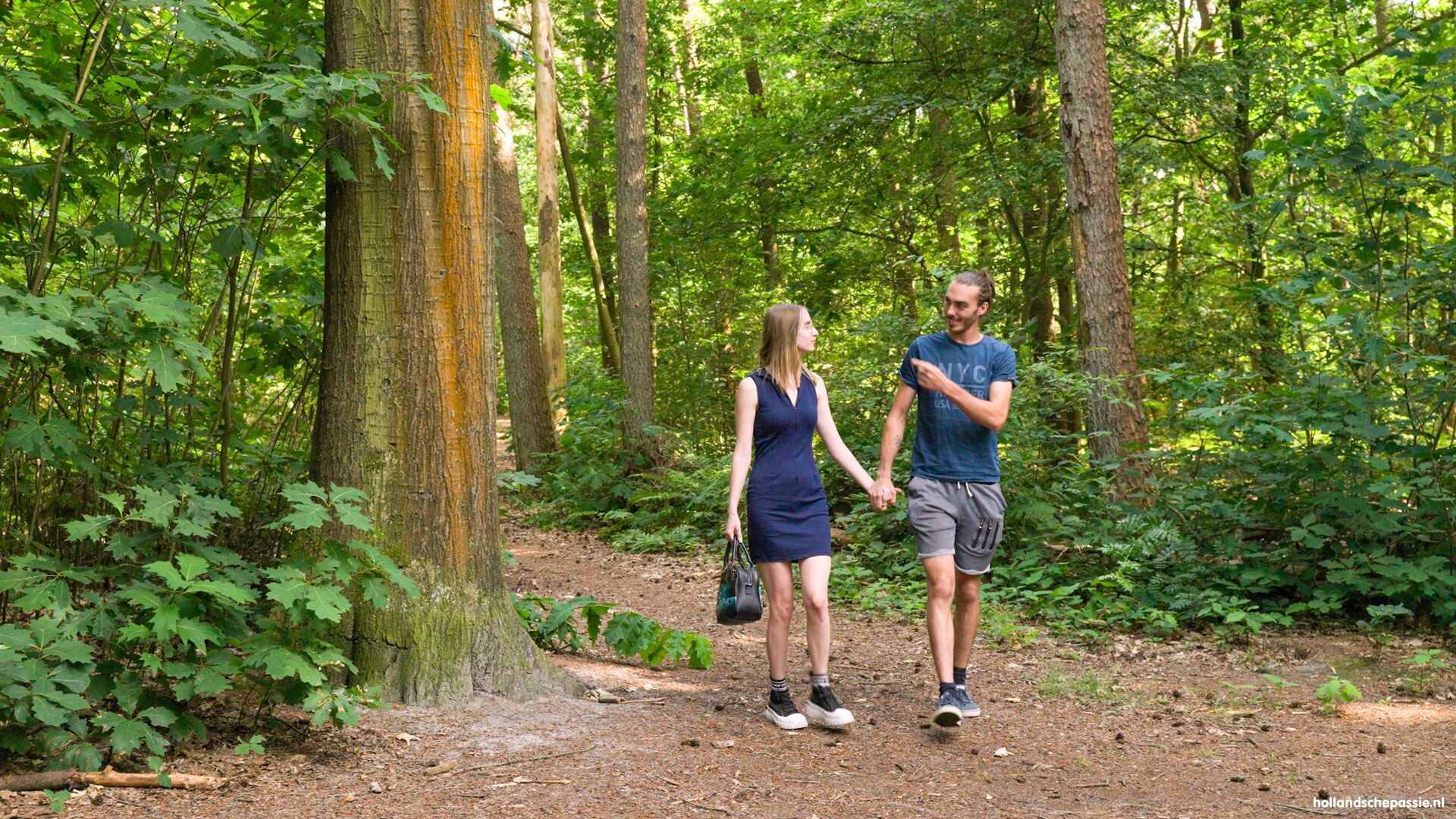Stout hoor, een wip in het bos!