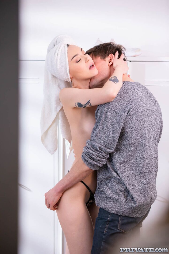 Catherine Knight, Addicted to Anal