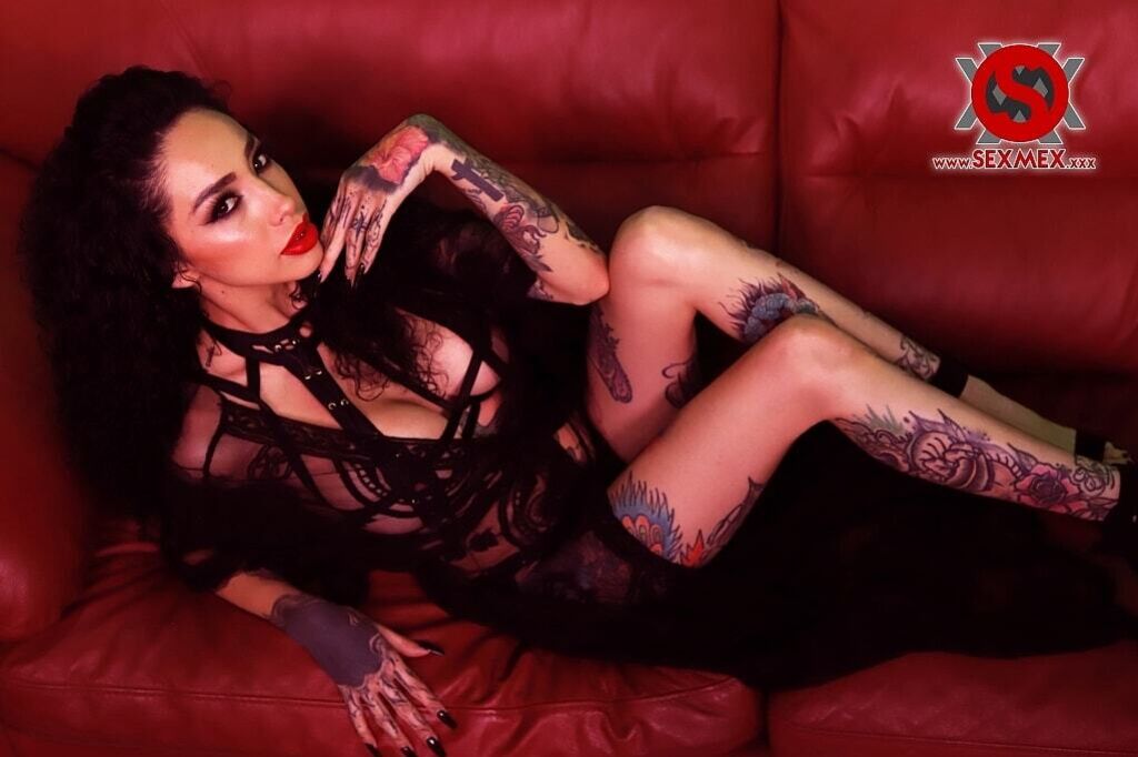 SENSUAL LADY VAMPIRE . KITZIA SUÁREZ
