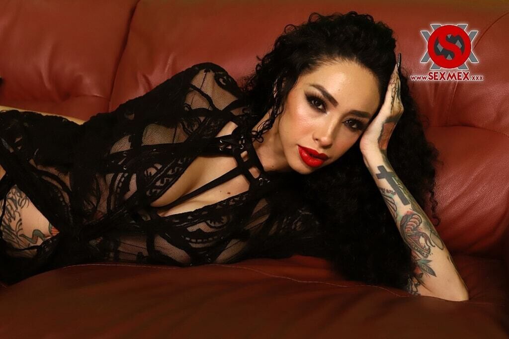SENSUAL LADY VAMPIRE . KITZIA SUÁREZ