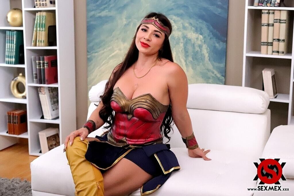 WONDER WOMAN PART 1 . SILVANA LEE