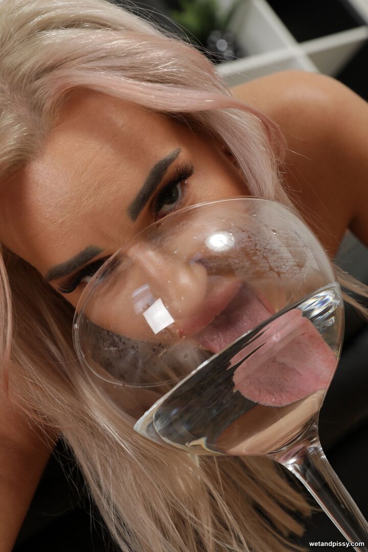 COCO — GOLDEN GOBLET
