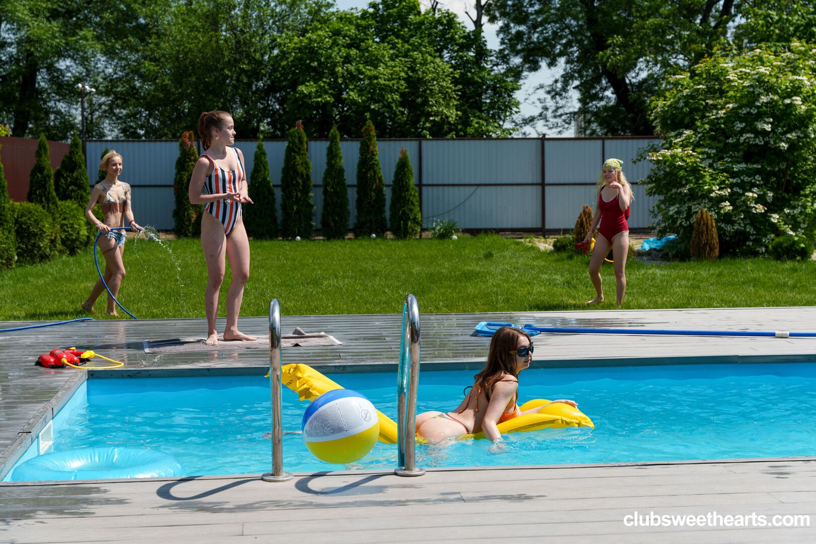 Summer Wet 'n Wild 3/4