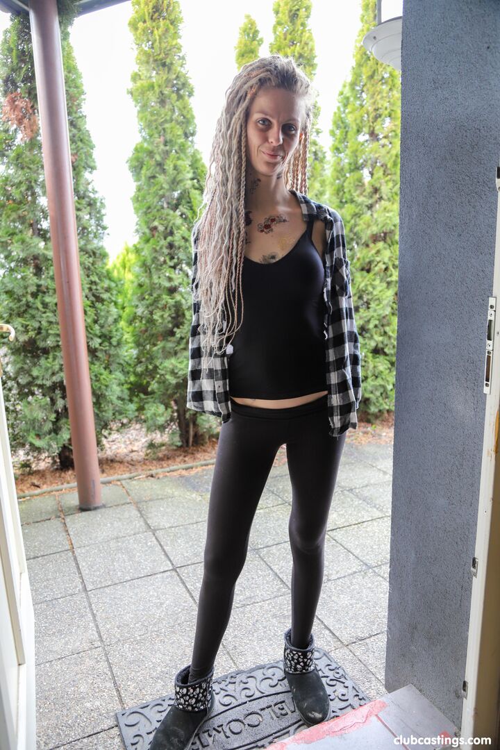 Hippie girl needs to fuck for cash