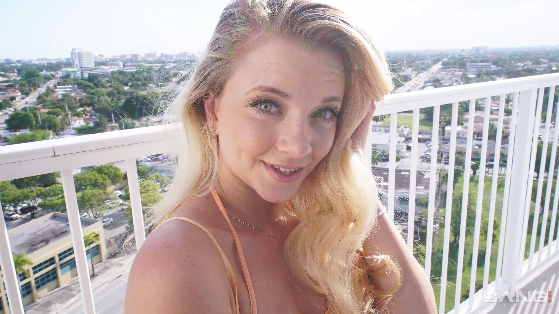 Riley Star Gets Her Tight Pink Pussy Fucked On White Sheets