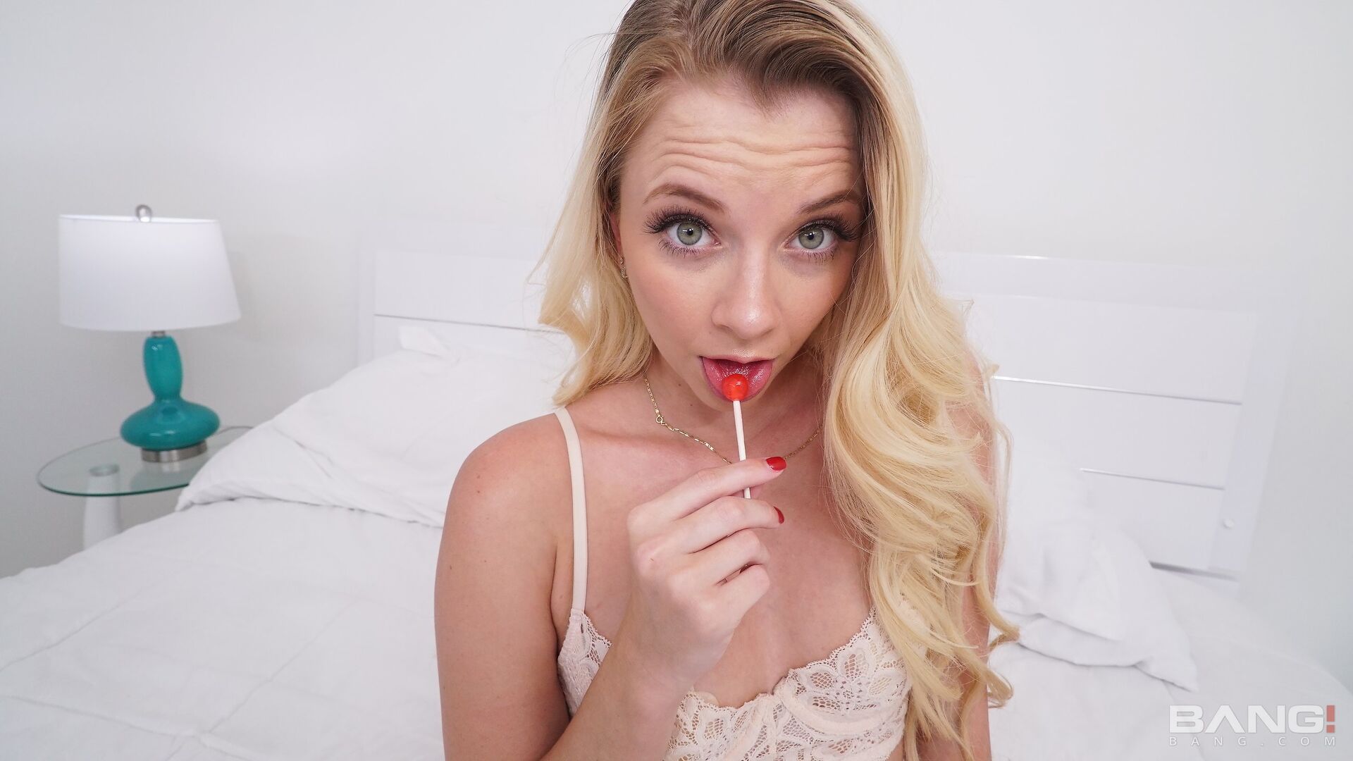 Riley Star Gets Her Tight Pink Pussy Fucked On White Sheets