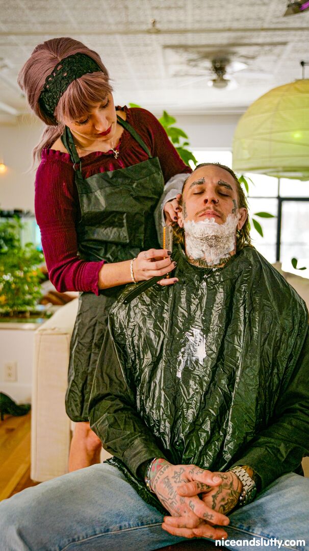Loona Winchester the hairdresser