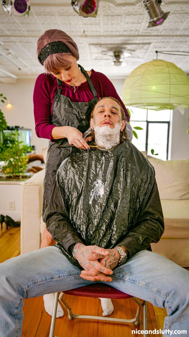 Loona Winchester the hairdresser